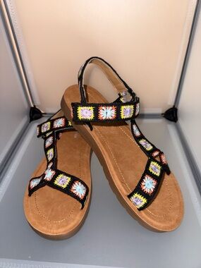 Forever Link Floral Crochet Ankle Strap Sandals Black Multicolor Size 6
